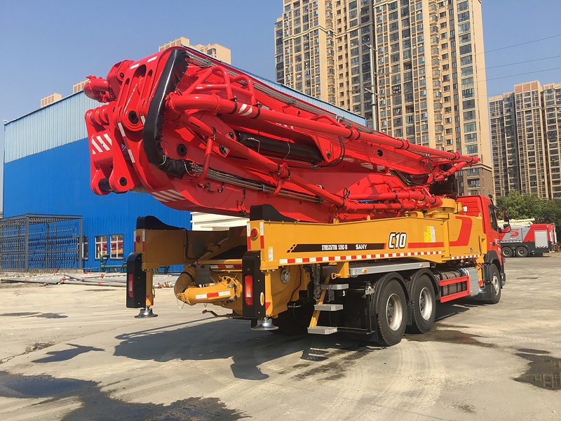 深圳泵车租赁公司带你了解混凝土泵车的基本构造