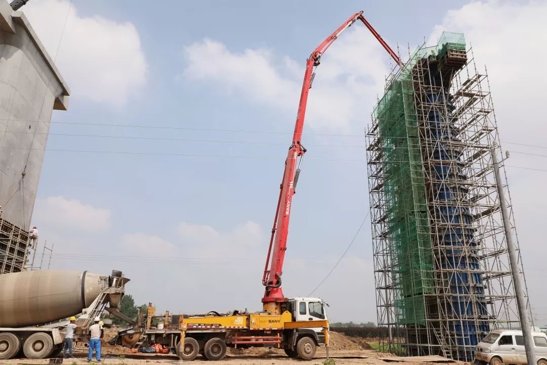 健力机械泵车租赁：混凝土天泵有哪些规格型号？