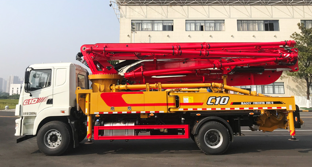 使用珠三角最长臂架泵车需要考虑的现场条件与成本因素